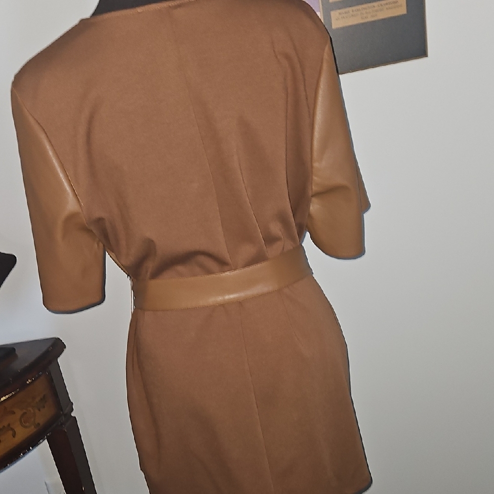 Marc New York Tan V-Neck Blouse with Tie Waist - Picture 4 of 4
